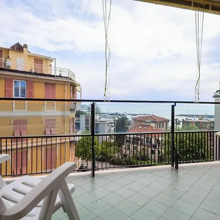 Private Terrace By The Sea, In The Heart Of Appartamento